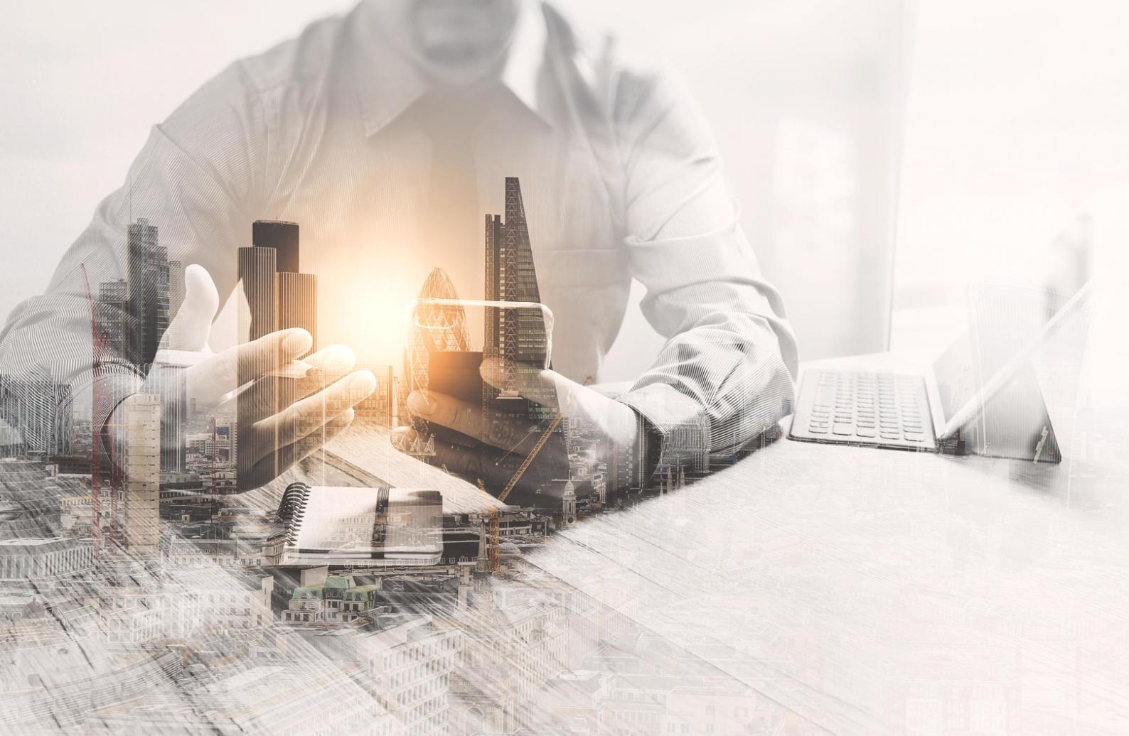 Felariontex Team bei der Arbeit an Keyword-Recherche-Projekten